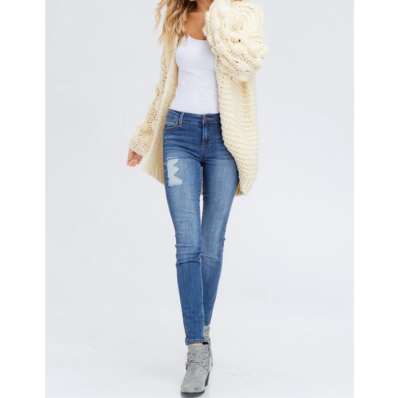 🆕Cream Bubble Sleeve Open Front Pom Pom Cardigan - Picture 4 of 8